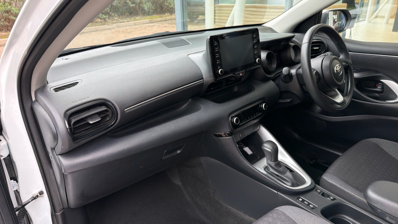 Toyota Yaris 1.5 Hybrid Design 5dr CVT Hybrid Hatchback